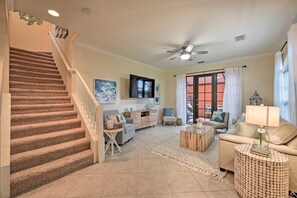 Smart-TV, bøker, kontorer og printere