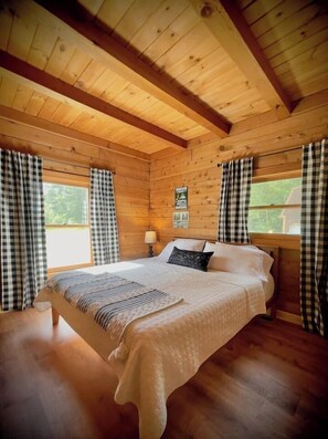 4 slaapkamers, een strijkplank/strijkijzer, gratis wifi, beddengoed