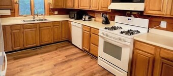 HGTV Cabin Lake Willoughby/Burke/Jaypeak EV Chrgr