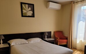 Comfort Room | Free WiFi, bed sheets