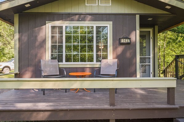 Terrace/patio - Round Lake Hideaway (Luck)