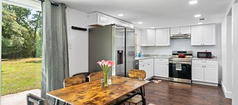 NEW! 19 Minutes from Savannah Historic District