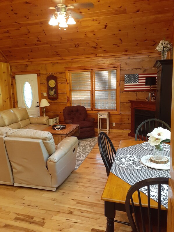 Smart TV, fireplace