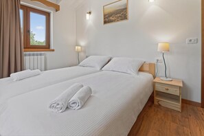 3 camere, ferro/asse da stiro, culle/letti per bambini, Wi-Fi