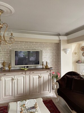 3 bedrooms, iron/ironing board, free WiFi