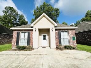 Exterior - Chateau 12, spacious townhouse in Tickfaw, LA (Tickfaw)