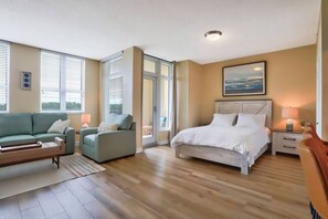 1 bedroom, iron/ironing board, free WiFi, bed sheets - Studio with rooftop pool in Boynton Beach (Boynton Beach)