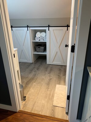 Interior - Midcoast Maine apartment perfect for exploring the area's treasures! (Damariscotta)