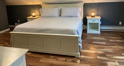 Midcoast Maine apartment perfect for exploring the area's treasures!