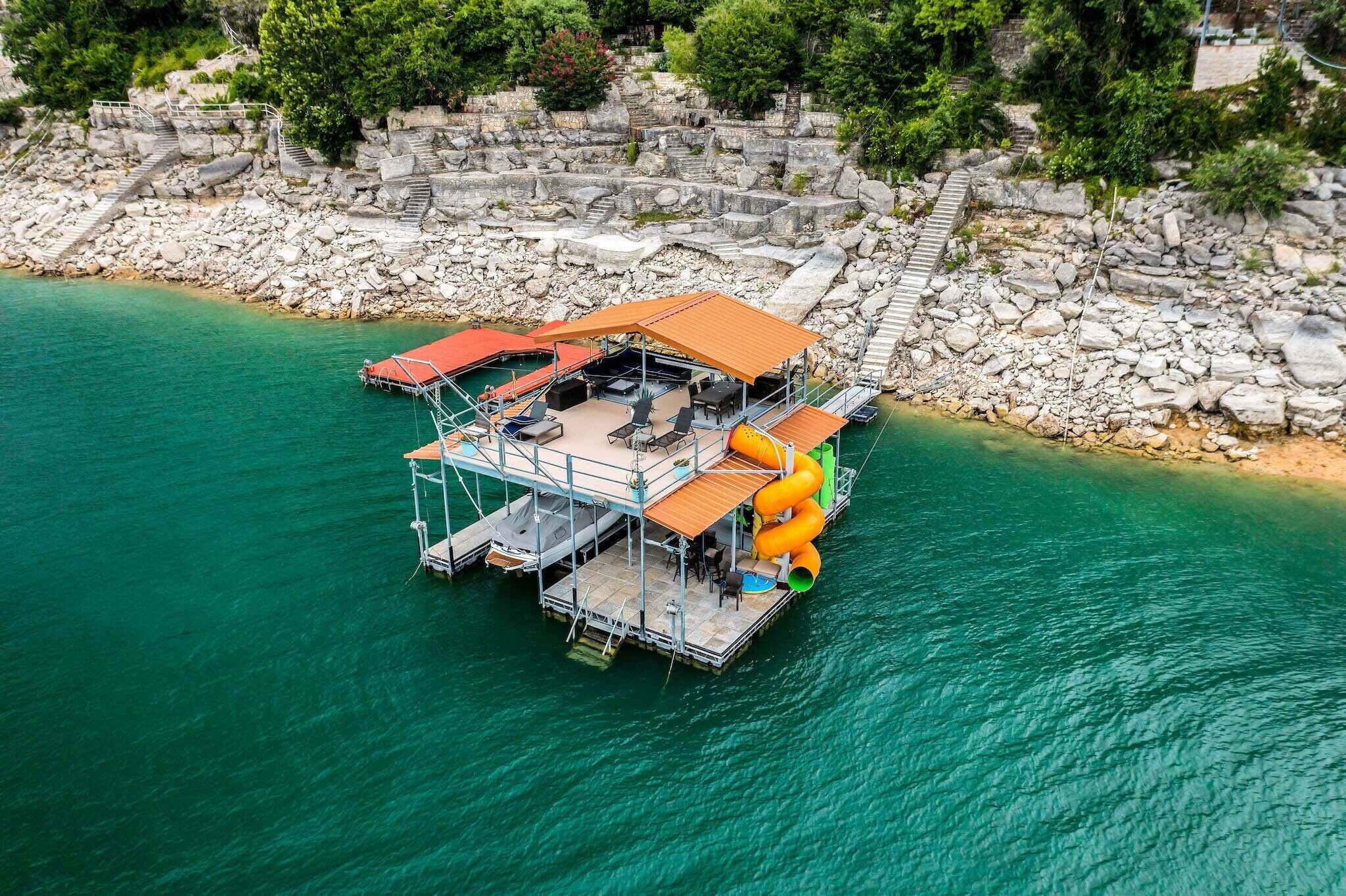 LAKE TRAVIS waterfront luxury home. Private dock. 