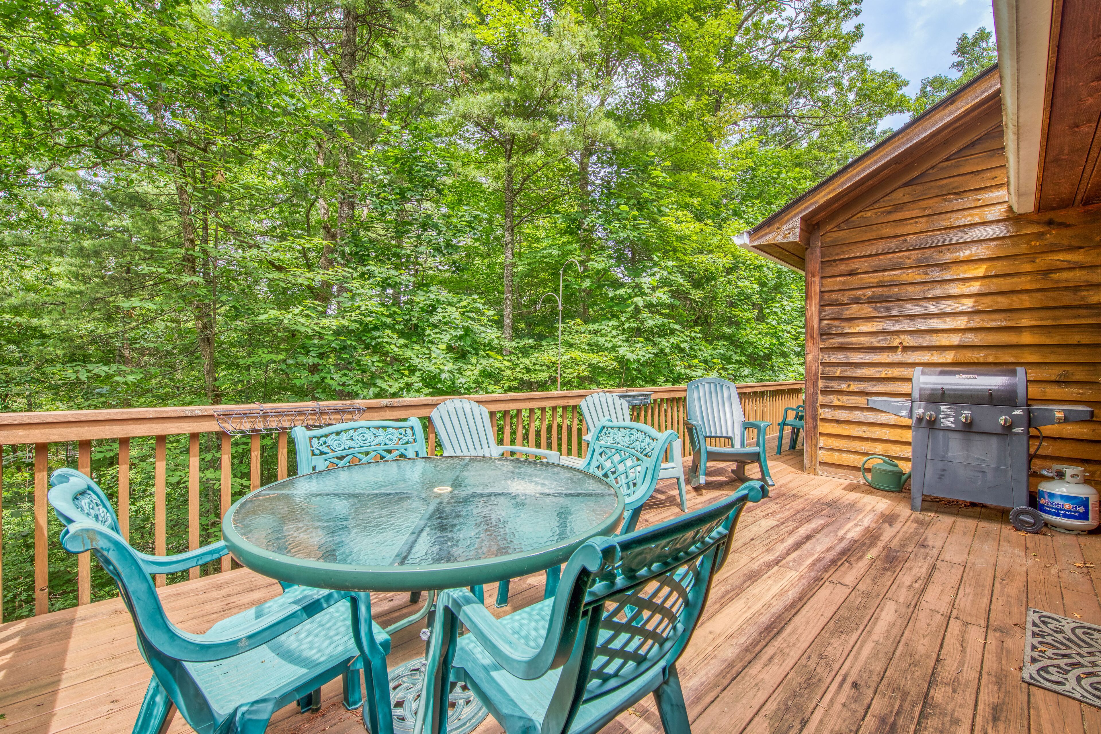 Two-part villa near the slopes with hot tub, pools, golf on-site, & fast WiFi