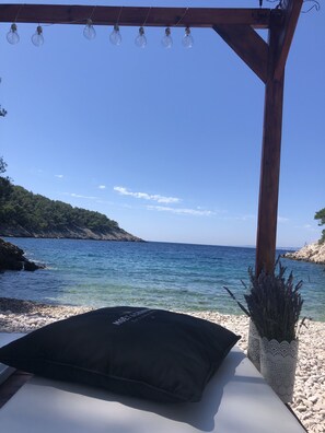 Beach nearby, sun-loungers, beach towels
