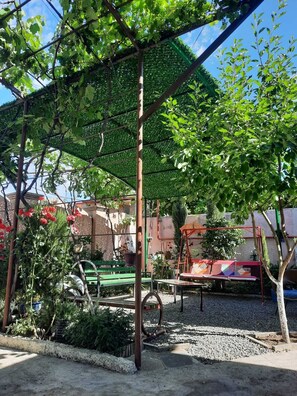 المنطقة المحيطة بالمنشأة