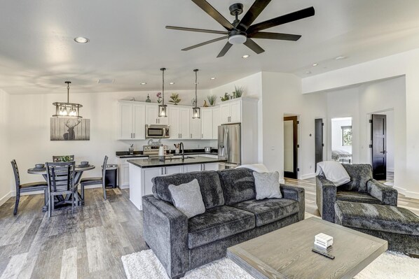 スマートテレビ、Netflix、Hulu、ストリーミングサービス