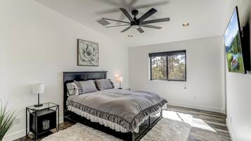 2 bedrooms, desk, travel crib, free WiFi