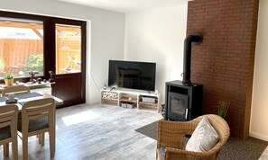 Smart TV, videogiochi, libri, impianto stereo
