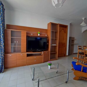 TV - Suitable. Deep beach, a few meters from the beach. (Playa Honda)