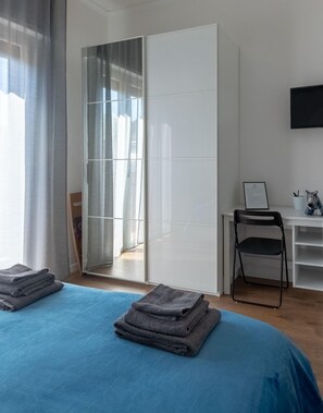 3 bedrooms, iron/ironing board, Internet