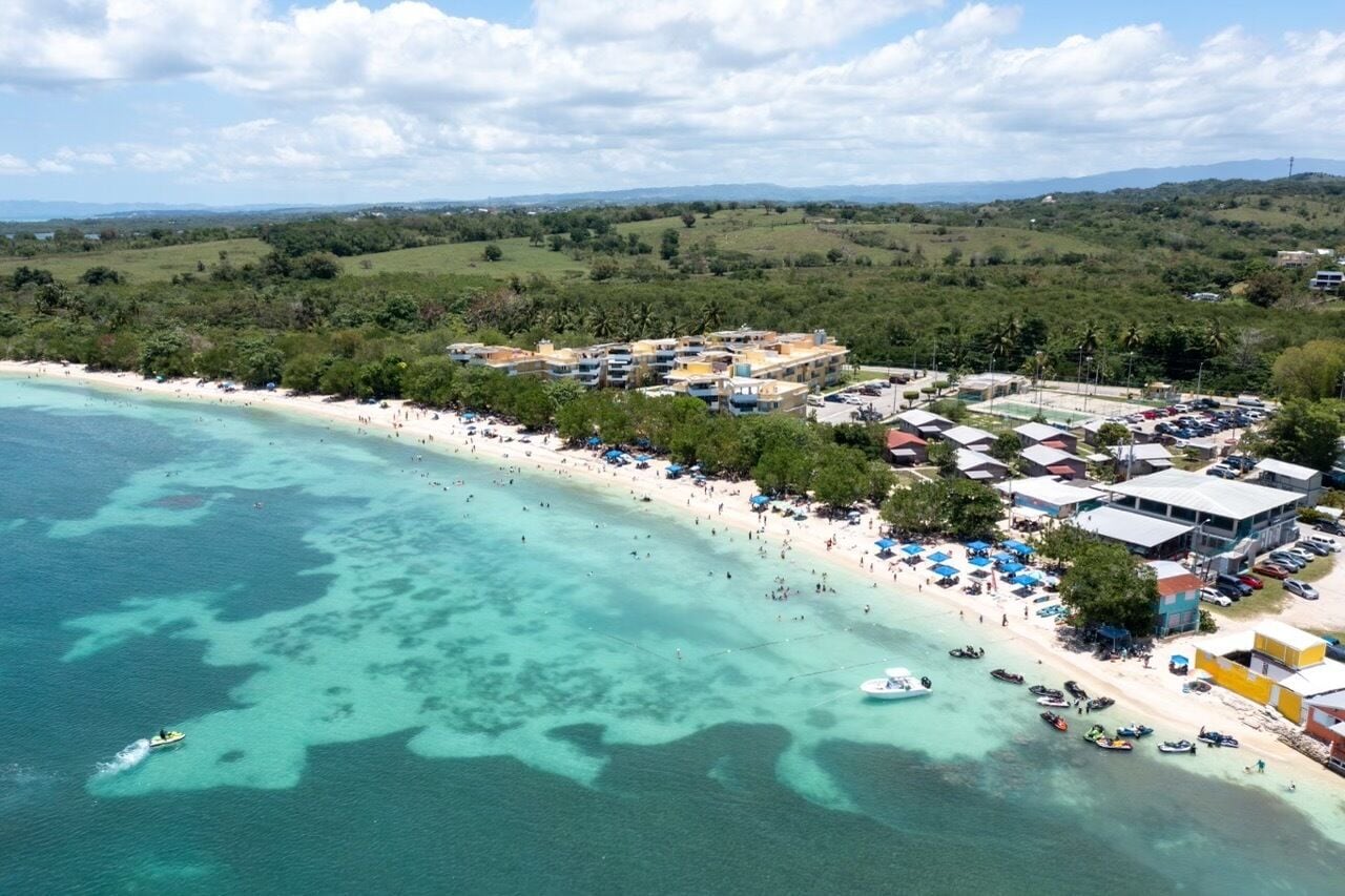 Family friendly 3500ft² villa w/Private Pool, BBQ, 100mbp, near Boqueron & Buye in Cabo Rojo, Puerto Rico