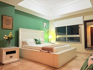 Iron/ironing board, Internet, bed sheets