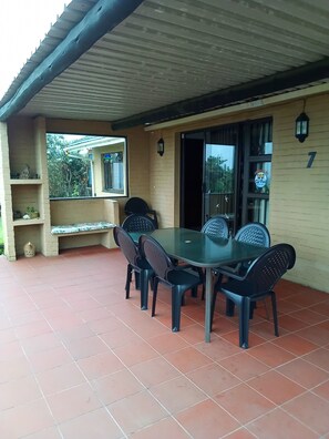 Outdoor dining - Tranquil Ocean View (Port Shepstone)