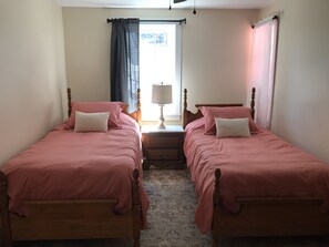 4 Schlafzimmer, Schreibtisch, kostenloses WLAN, Bettwäsche