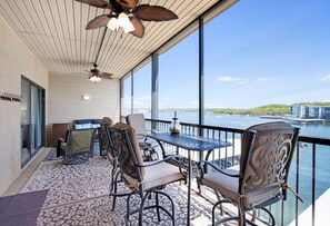 Terrace/patio - Amazing Main Channel Views with Screened Balcony (Lake Ozark)