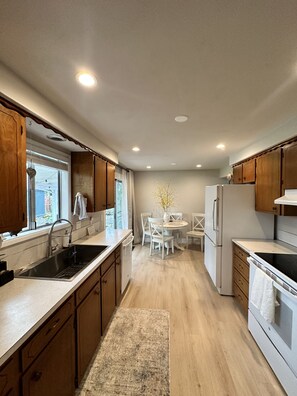 Fridge, microwave, oven, stovetop - Charming single level updated home~Centrally located (Dallas)