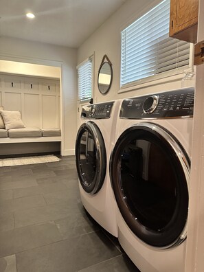 Interior - Charming single level updated home~Centrally located (Dallas)