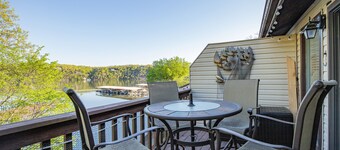 Boat Slip & Ramp- Trailer Parking- Lakefront Pool