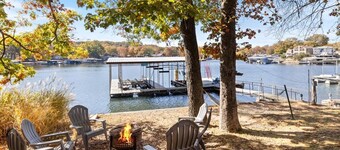 Amazing Lake Experiences! Private Hot Tub, Aamazing Dock, Firepit & Two Layers of Decks
