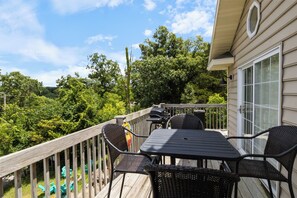 Outdoor dining - Perfect for Bachelor-Bachelorettes & Friend Groups! (Osage Beach)