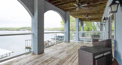 Huge! Sleeps 30-Kayaks, Pedal Boat & Paddle Boards