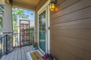 Exterior detail - ✨ Downtown Luxury ✨ 2min to Old Colorado City 🌆 (Colorado Springs)