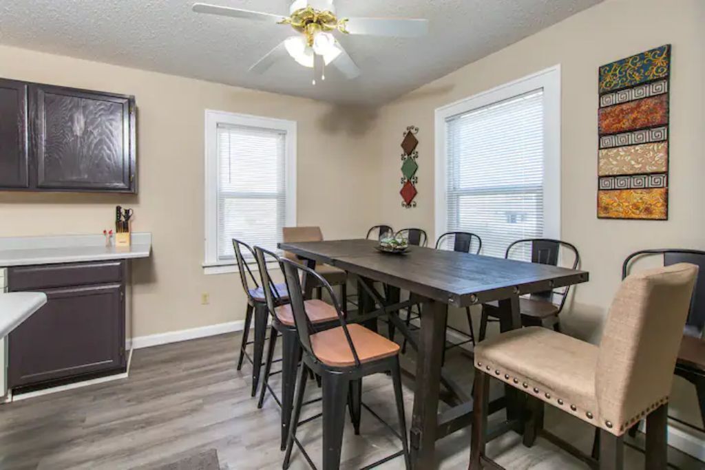 ✦Close to Dwtn⟰Covered Porch✦Disney+✦Clean&Modern✦
