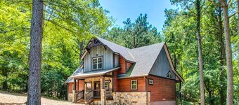 Arcade Table | Fire Pit | Outdoor TV | Hot Tub