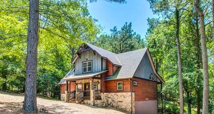 Arcade Table | Fire Pit | Outdoor TV | Hot Tub