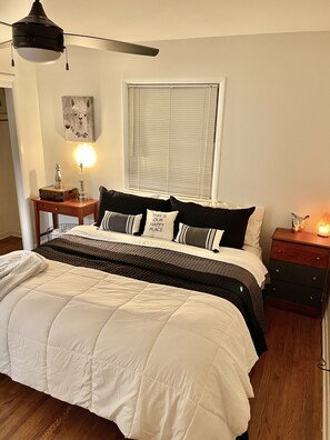 3 bedrooms, desk, iron/ironing board, free WiFi