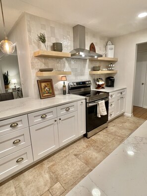 Fridge, microwave, oven, stovetop - Centrally located Brookside Home (Tulsa)