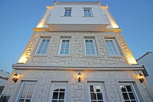 Konaklama yerinin ön cephesi