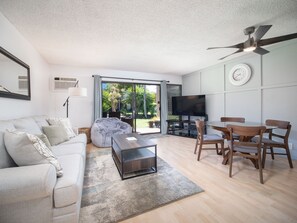 Smart TV, stereo - Steps to the beach! Close to everything  (Kihei)