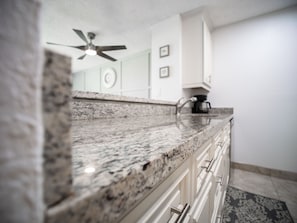 Fridge, microwave, oven, stovetop - Sunny Kihei retreat, steps from the beach (Kihei)