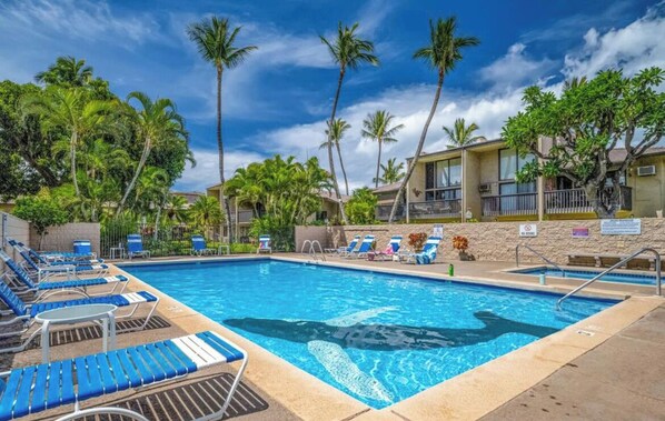 Piscine extérieure, piscine chauffée