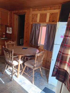 Dining - Private Cabin 2 between munising and manistique (Manistique)