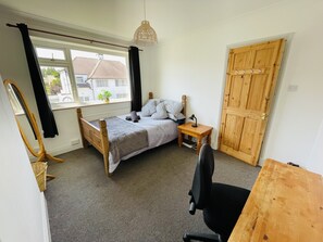 3 bedrooms, desk, iron/ironing board, travel cot