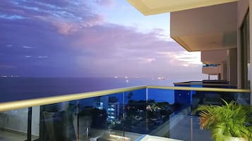 Apartment, 3 Bedrooms | Premium bedding, individually decorated, individually furnished