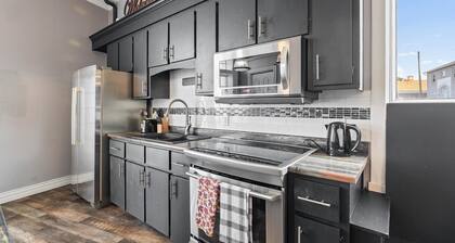 3 bedroom downtown Summerside directly on the ocean. Sleeps 6 . Walk to town