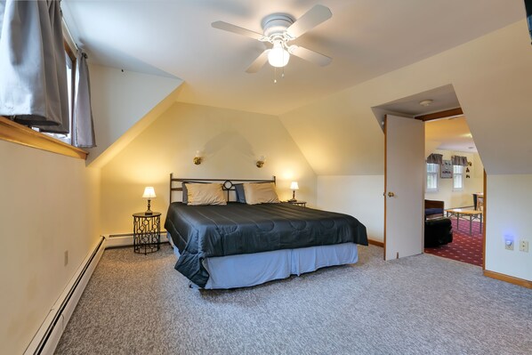 1 bedroom, desk, WiFi