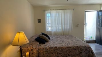 1 dormitorio, tabla de planchar con plancha, wifi gratis y ropa de cama
