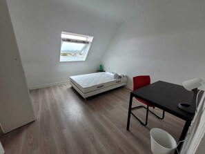 4 chambres, bureau, lit parapluie, Wi-Fi gratuit